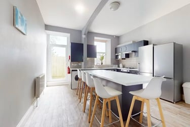 5 bed flat, Greenbank Terrace, Greenbank, Plymouth, PL48QF - Image 1